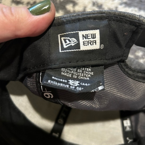 59Fifty New Era Cubs 2016 World Series Black and Gray Cap with Trophy MLB Hat - Picture 4 of 4